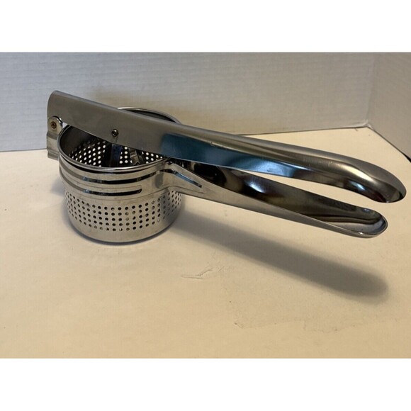 Potato Ricer Masher Heavy Duty Stainless Steel Press Mashed Potatoes Kitchen - Picture 4 of 9